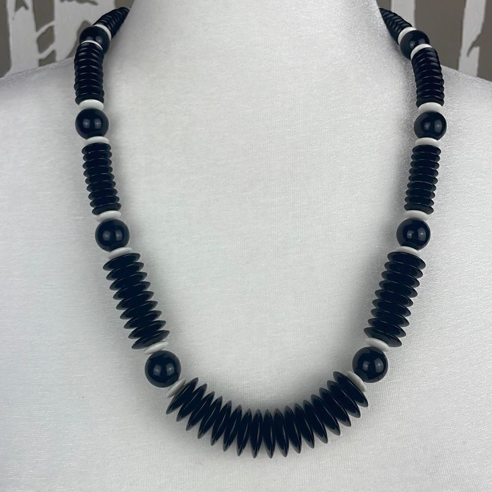 Awesome 80s Black & White Plastic Disc Beaded Necklace